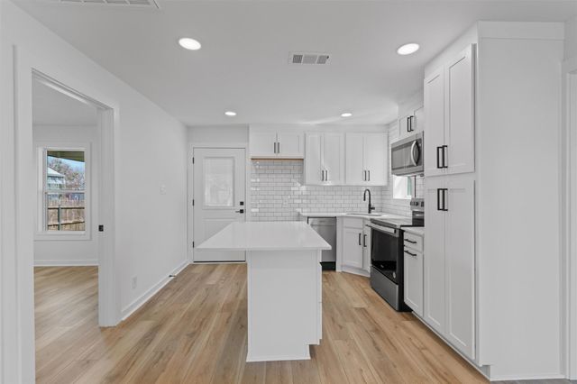 901 N Church ST, Georgetown, TX 78626