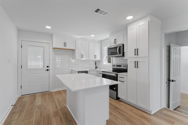 901 N Church ST, Georgetown, TX 78626