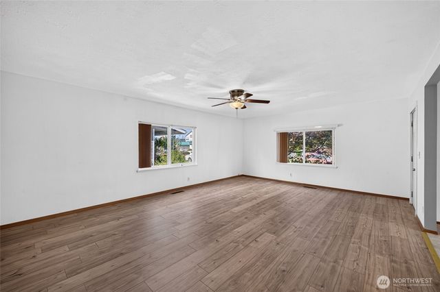 233 Cascade Street, Buckley, WA 98321
