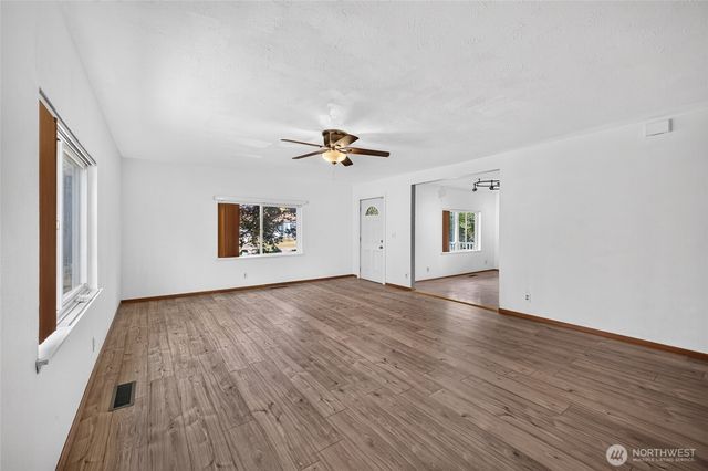 233 Cascade Street, Buckley, WA 98321