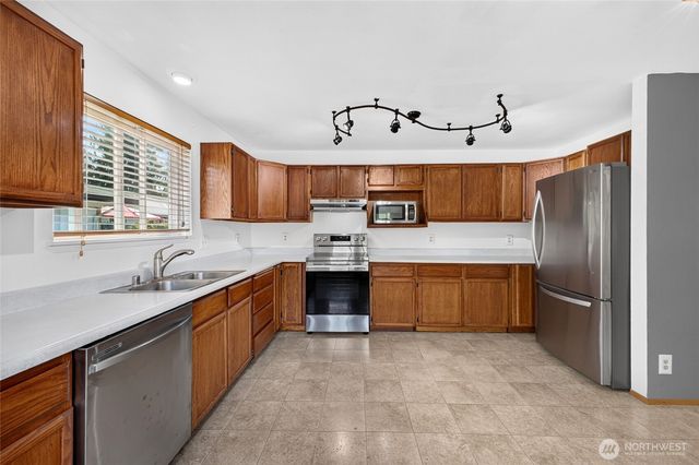 233 Cascade Street, Buckley, WA 98321