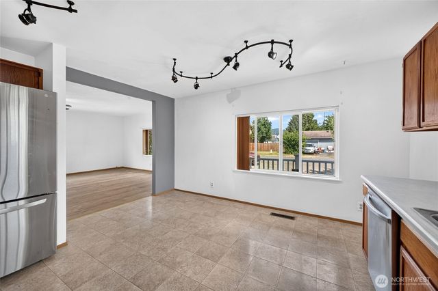 233 Cascade Street, Buckley, WA 98321