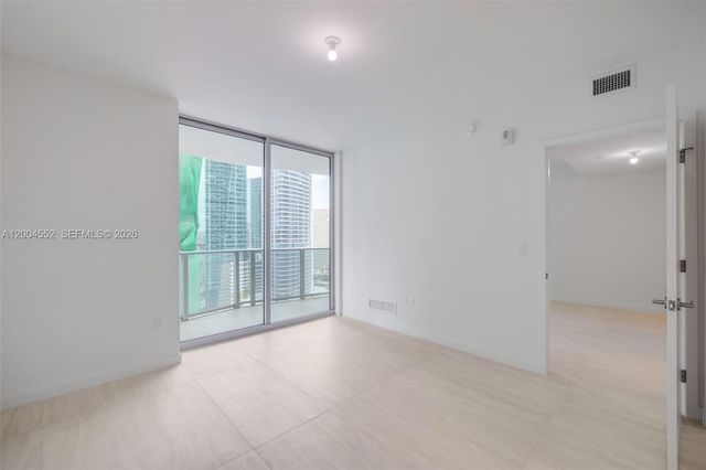 77 SE 5th St 3205, Miami, FL 33131