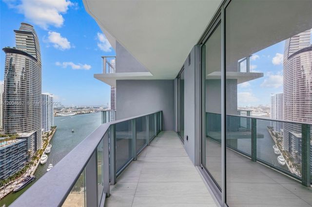 77 SE 5th St 3205, Miami, FL 33131