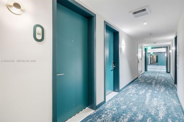 77 SE 5th St 3205, Miami, FL 33131