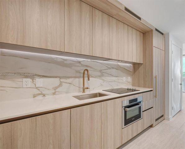 77 SE 5th St 3205, Miami, FL 33131