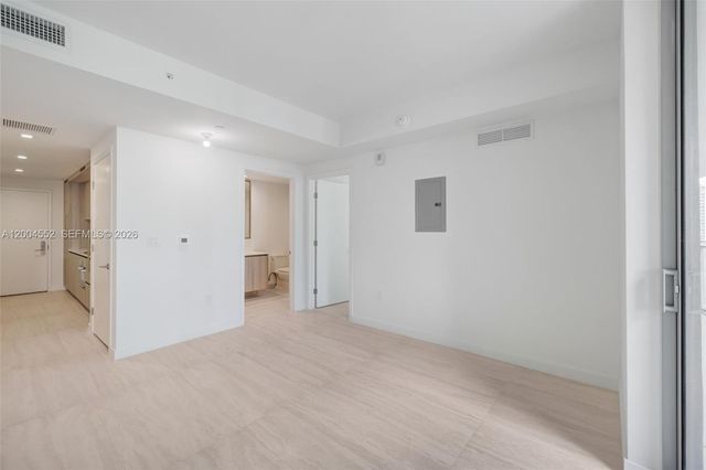 77 SE 5th St 3205, Miami, FL 33131