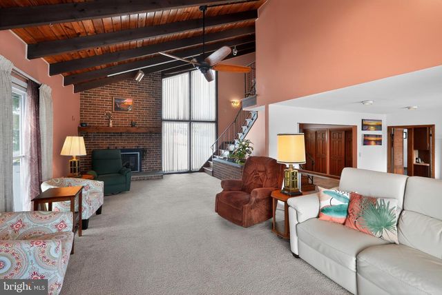 372 HIGH ST, Souderton, PA 18964