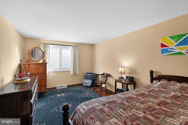 372 HIGH ST, Souderton, PA 18964