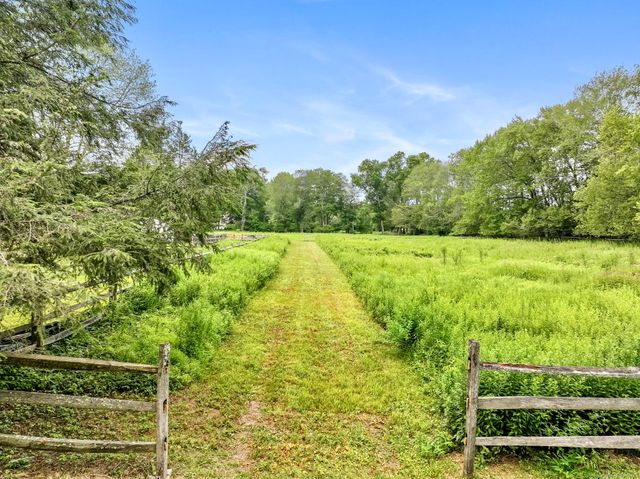 22 Brett Road, Fairfield, CT 06824