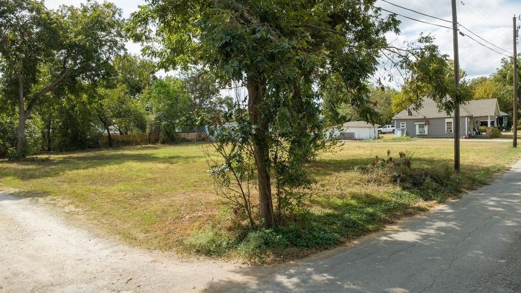 128 Columbia Street, Cleburne, TX 76031 — photo 3