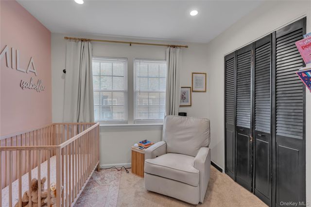 37 Whalers Cove 37, Babylon, NY 11702