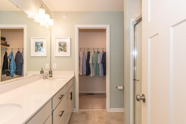 8658 London Circle NE E, Blaine, MN 55449