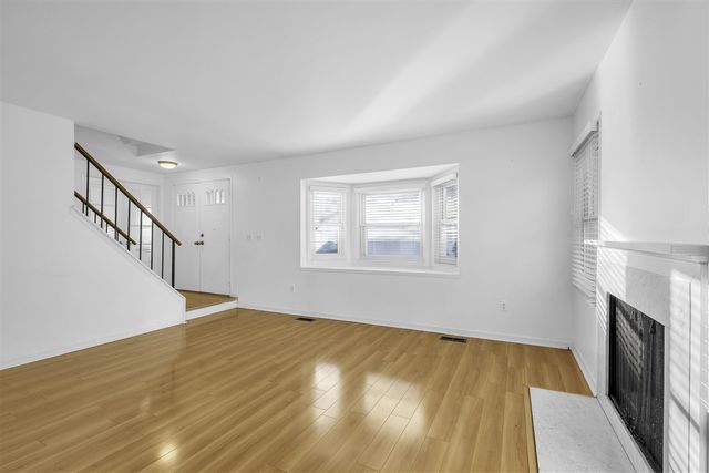 1592 Brentwood Drive, Troy, MI 48098