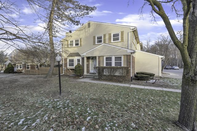 1592 Brentwood Drive, Troy, MI 48098