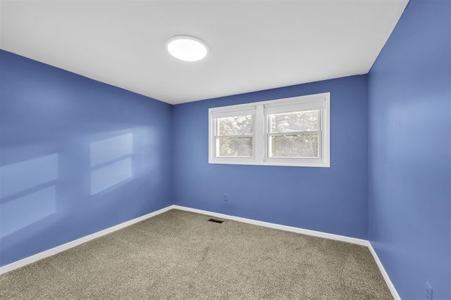 1592 Brentwood Drive, Troy, MI 48098