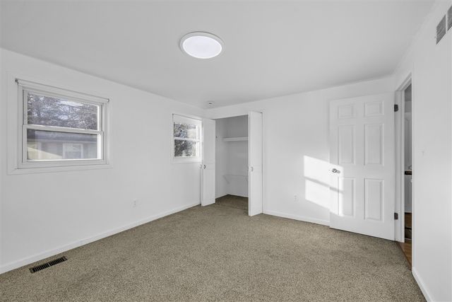 1592 Brentwood Drive, Troy, MI 48098