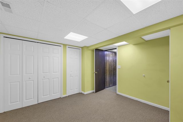 1592 Brentwood Drive, Troy, MI 48098