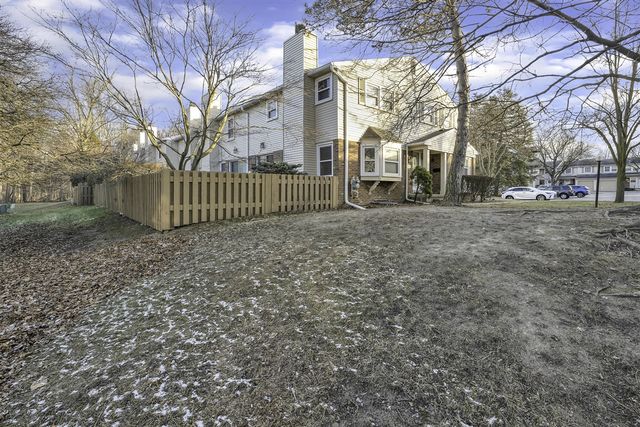 1592 Brentwood Drive, Troy, MI 48098