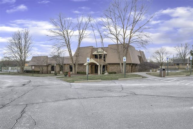 1592 Brentwood Drive, Troy, MI 48098