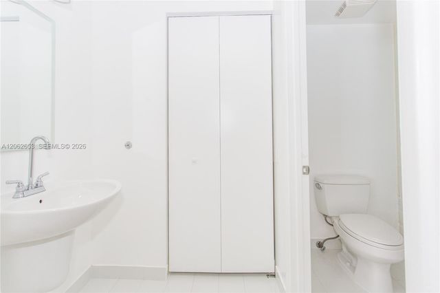 690 SW 1st Court PHI20, Miami, FL 33130