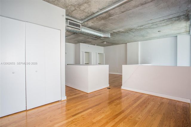690 SW 1st Court PHI20, Miami, FL 33130