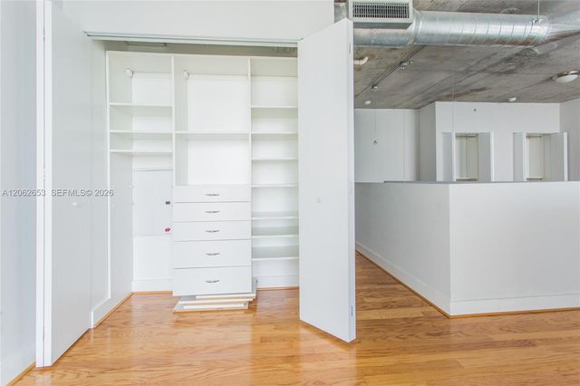 690 SW 1st Court PHI20, Miami, FL 33130