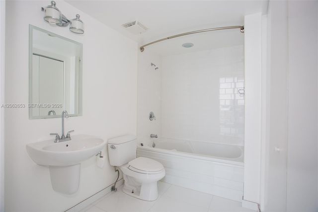 690 SW 1st Court PHI20, Miami, FL 33130