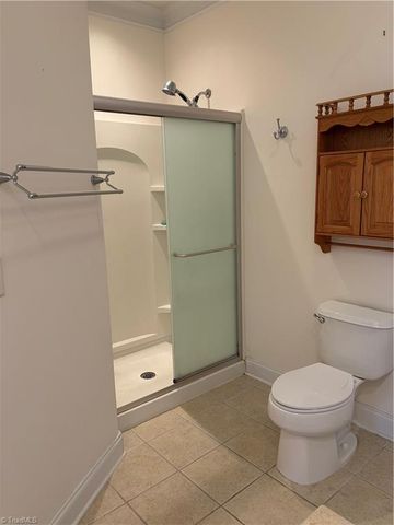 903 Southlake Court, Lexington, NC 27295