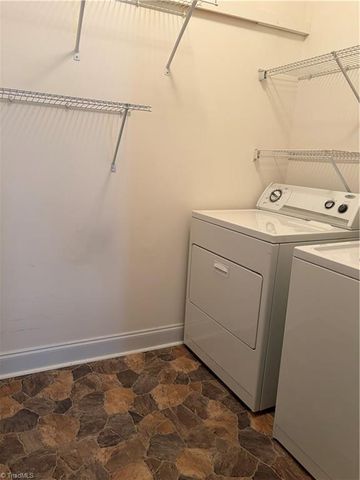 903 Southlake Court, Lexington, NC 27295