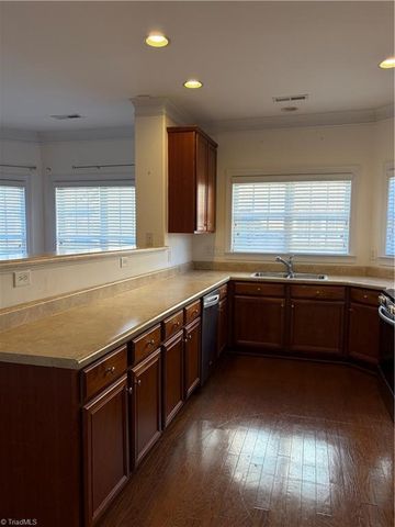 903 Southlake Court, Lexington, NC 27295