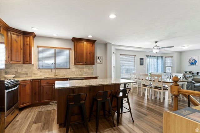 240 ODELL LN, North Salt Lake, UT 84054