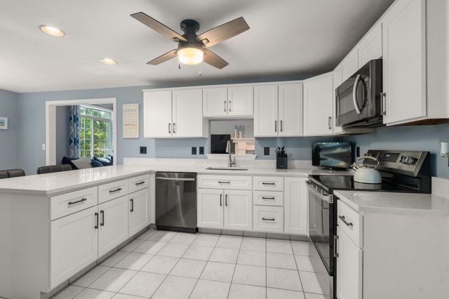 20 Wexford Dr, Mansfield, MA 02048