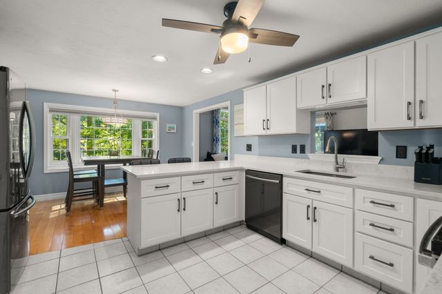 20 Wexford Dr, Mansfield, MA 02048