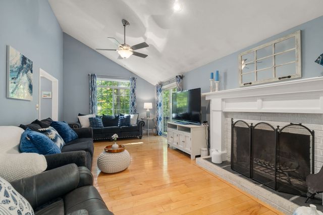 20 Wexford Dr, Mansfield, MA 02048