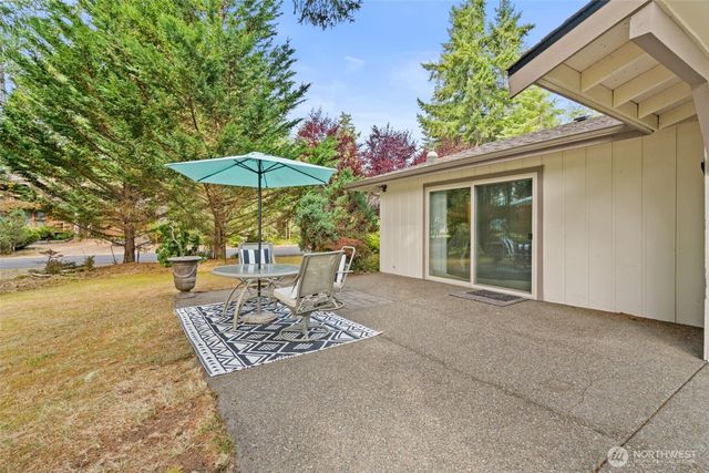 550 E Country Club Drive E, Union, WA 98592