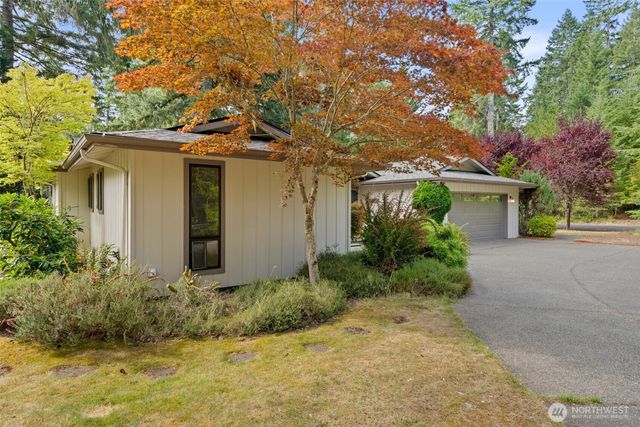 550 E Country Club Drive E, Union, WA 98592