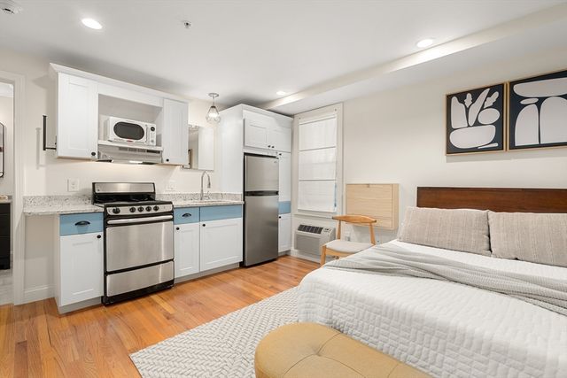 11 Charter Street, Newburyport, MA 01950