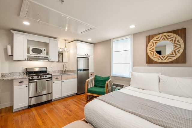 11 Charter Street, Newburyport, MA 01950