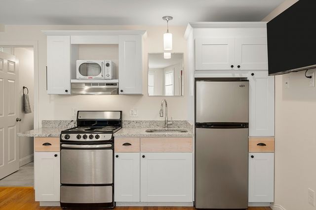 11 Charter Street, Newburyport, MA 01950