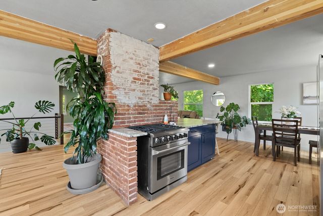 307 4th Street, Steilacoom, WA 98388