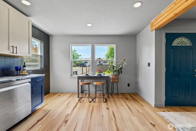 307 4th Street, Steilacoom, WA 98388