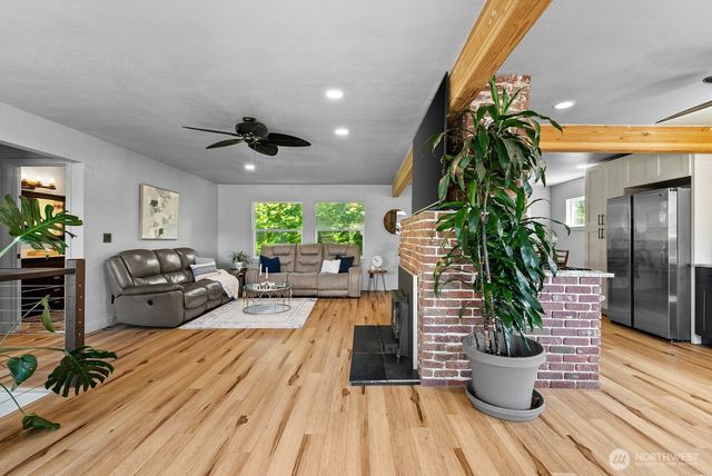 307 4th Street, Steilacoom, WA 98388