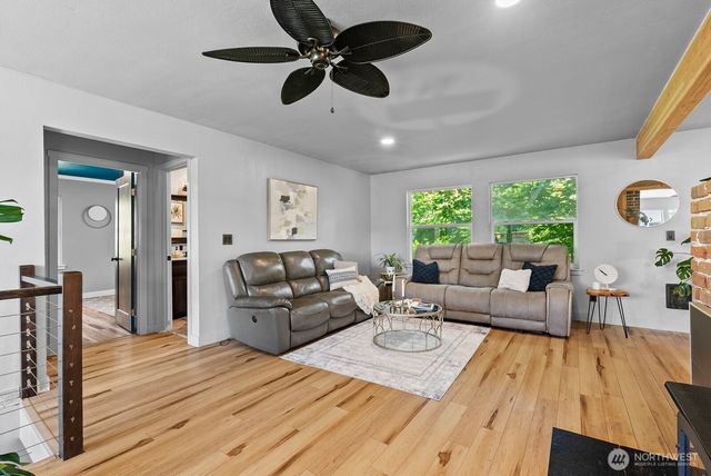 307 4th Street, Steilacoom, WA 98388