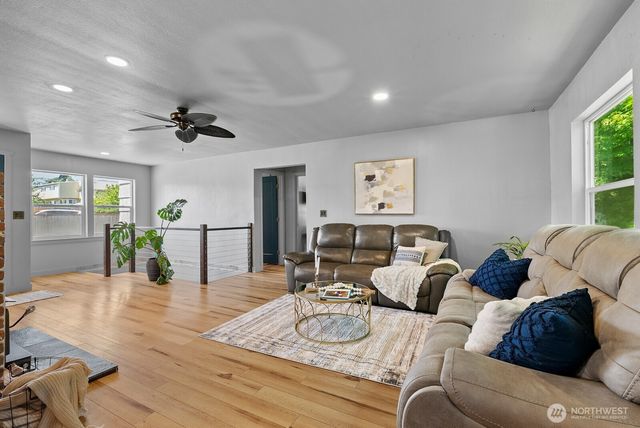 307 4th Street, Steilacoom, WA 98388
