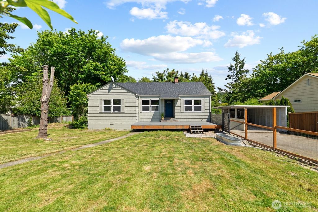 307 4th Street, Steilacoom, WA 98388