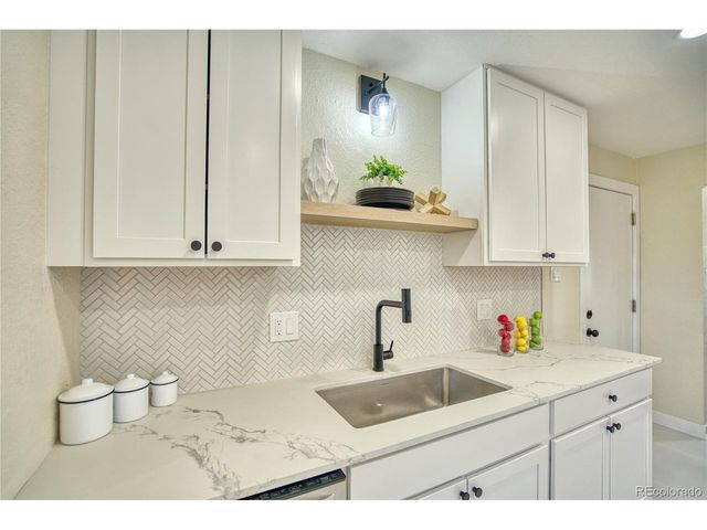 970 W 1st Ave, Broomfield, CO 80020