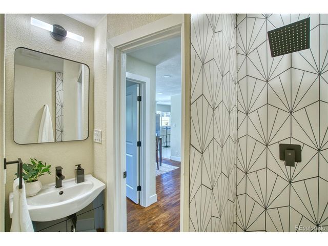 970 W 1st Ave, Broomfield, CO 80020