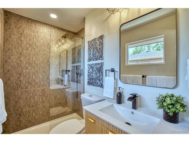 970 W 1st Ave, Broomfield, CO 80020