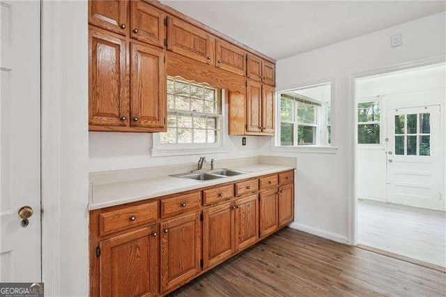 30 Woodlawn Avenue, Hampton, GA 30228